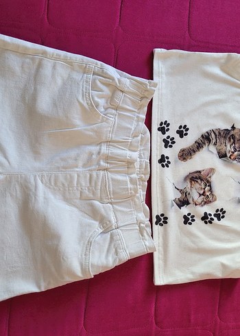 Baskılı Beyaz Düğmeli Kedi Desenli Kıyafet - Görsel 2