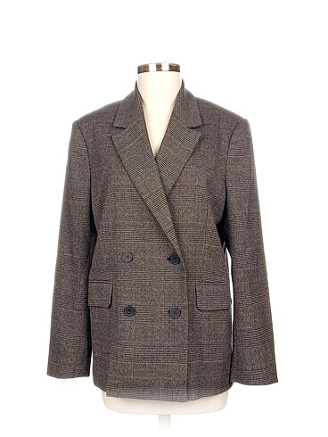 Bershka Blazer %70 İndirimli.