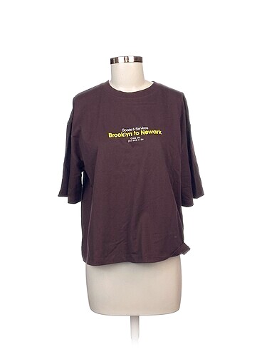 Zara T-shirt %70 İndirimli.
