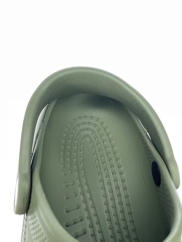 37 Beden yeşil Renk Crocs Terlik %70 İndirimli.