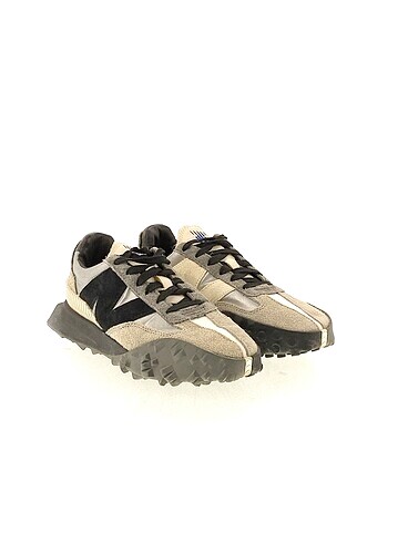 New Balance New Balance Spor Ayakkabı %70 İndirimli.