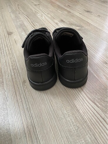 30 Beden siyah Renk Adidas çocuk ayakkabısı