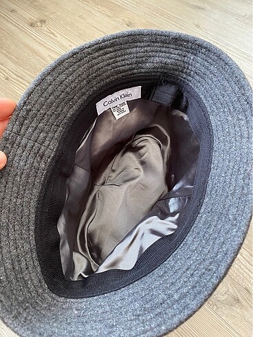 Beden Calvin Klein şapka