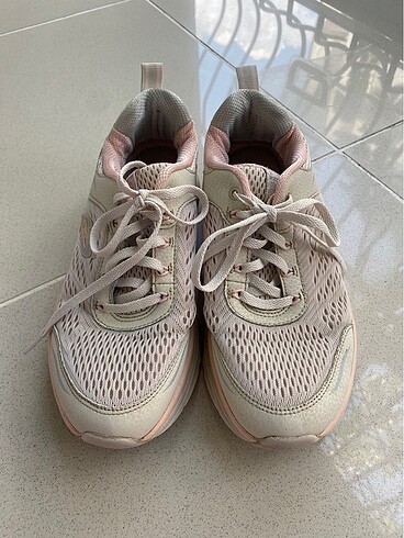 37,5 Beden ten rengi Renk Skechers bayan ayakkabı