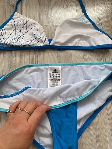 42 Beden Adidas bikini takımı
