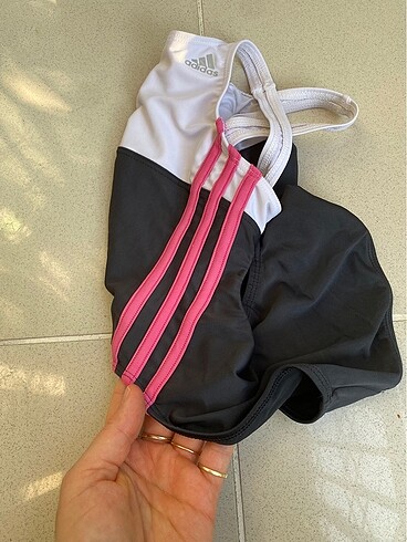 5 Yaş Beden Adidas kız çocuk mayosu