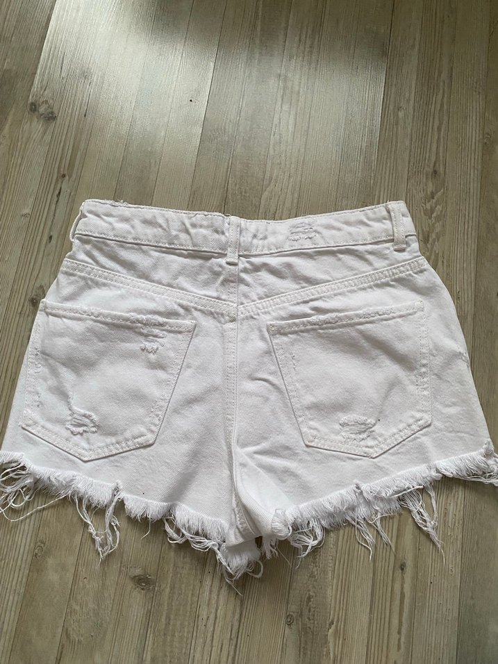Beyaz Yırtık Mini Kot Şort zara - Görsel 3