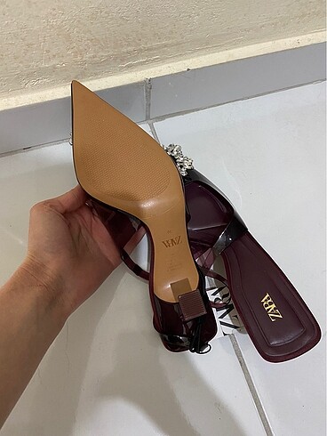 39 Beden bordo Renk Zara etiketli bordo vinil ayakkabı