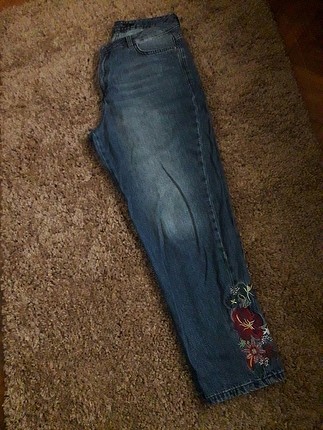 Çiçek Motifli Kot Pantalon