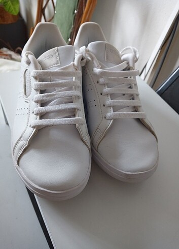35 Beden Adidas Spor ayakkabı