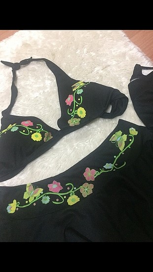 çiçek desenli bikini