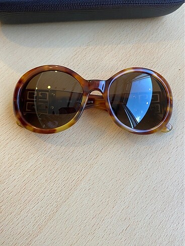 Givenchy güneş gözlüğü