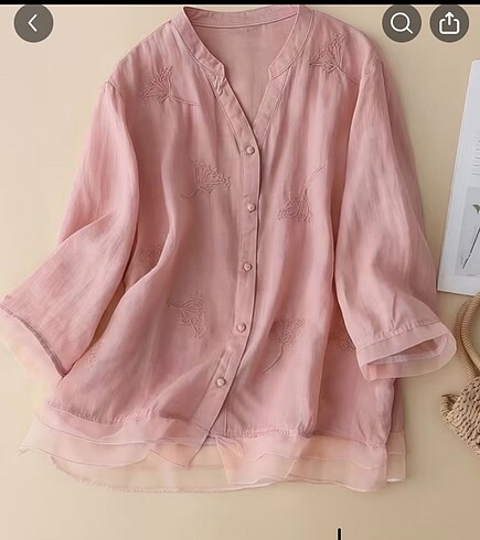 Pembe yakasız gömlek