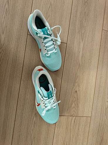 Nike Nike Pegasus 40 yürüyüş/koşu ayakkabısı.
