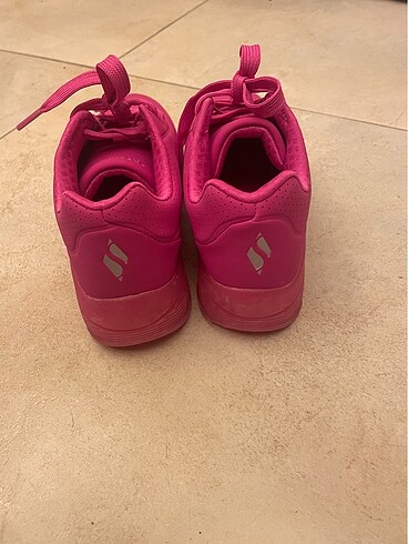 Skechers Skechers pembe sneakers ( 32 numara )