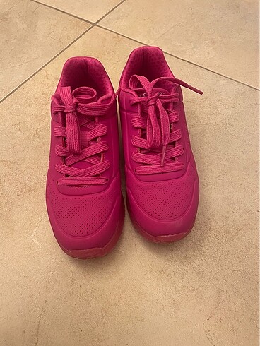 32 Beden Skechers pembe sneakers ( 32 numara )