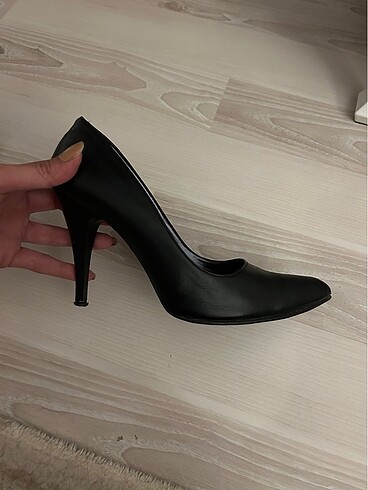 39 Beden Stiletto