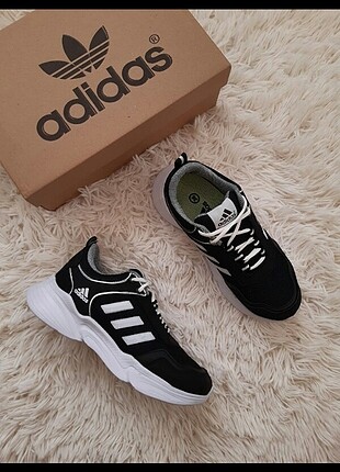 Adidas Spor Ayakkabı