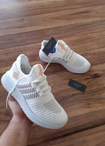 Adidas Spor Ayakkabı