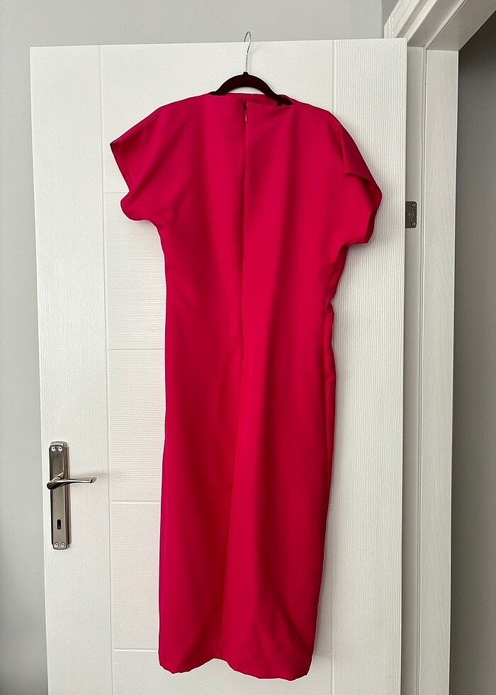 Önden yırtmaç detaylı midi elbise - Görsel 2