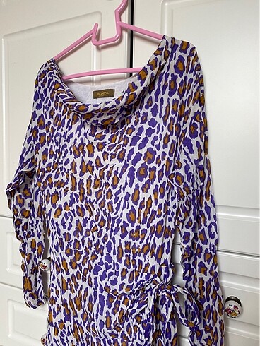 Degaje yaka diz üstü leopar elbise - Görsel 4