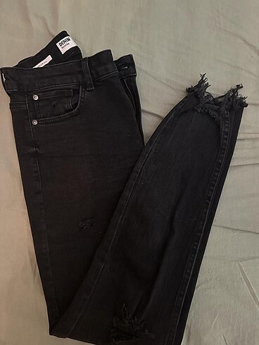 BERSHKA SİYAH JEAN