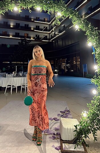 Zara desenli elbise