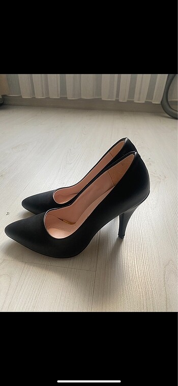 37 Beden Stiletto