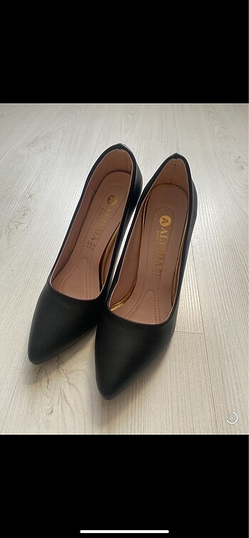 37 Beden siyah Renk Stiletto