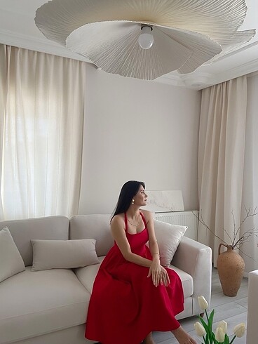 KIRMIZI ELBİSE
