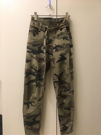 Bershka Bershka kamuflaj desen pantolon