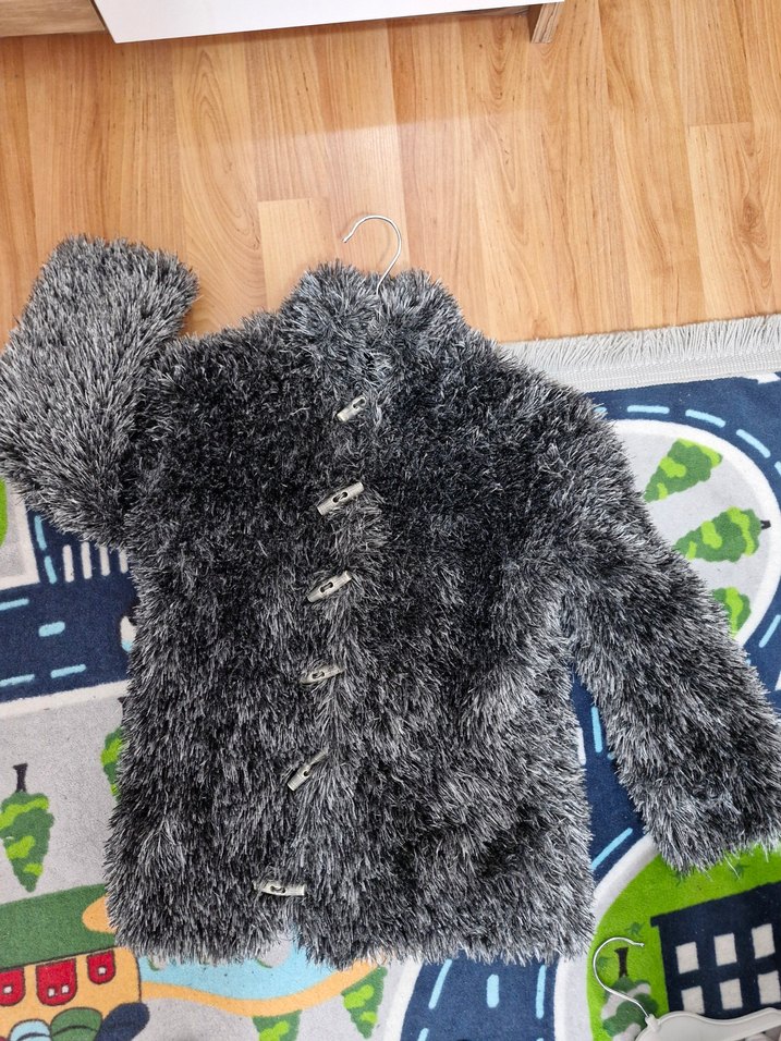 Erkek Çocuk Gri Kürklü El örgüsü Hırka - Görsel 5