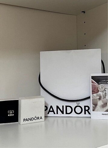 Pandora fil charm