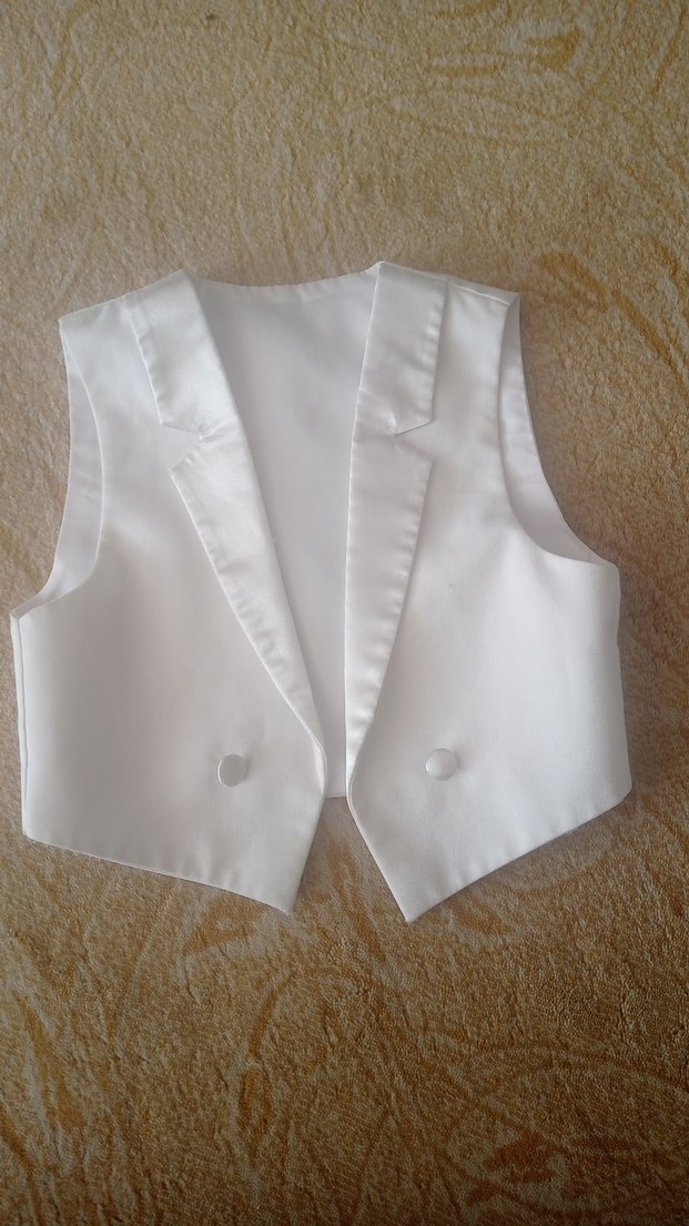 Beyaz Düğmeli Erkek Çocuk Yelek ve Pantolon Takımı - Görsel 3