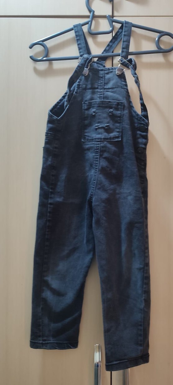 4-5 yaş erkek çocuk Siyah Kot Askılı Tulum - Görsel 2