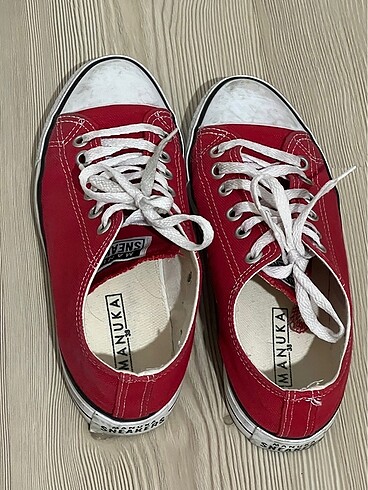 38 Beden kırmızı converse