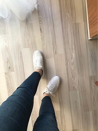 37 Beden beyaz Renk Sıfır ayakkabı