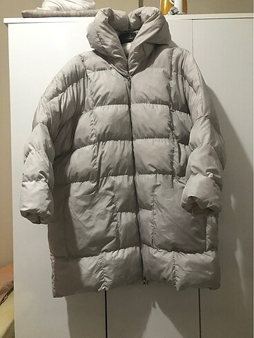 Gri şişme mont