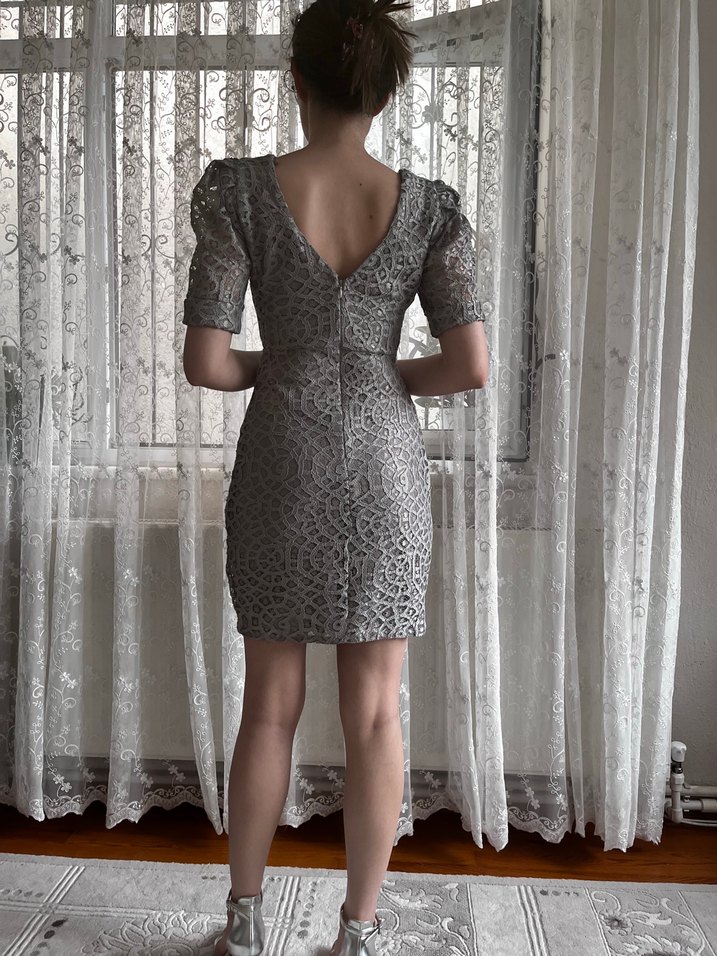 Gri güpür abiye elbise - Görsel 2