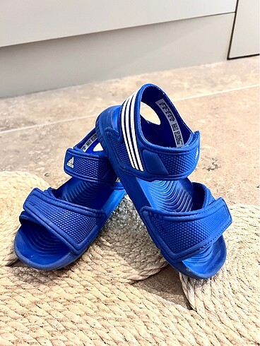 25 Beden Adidas sandalet