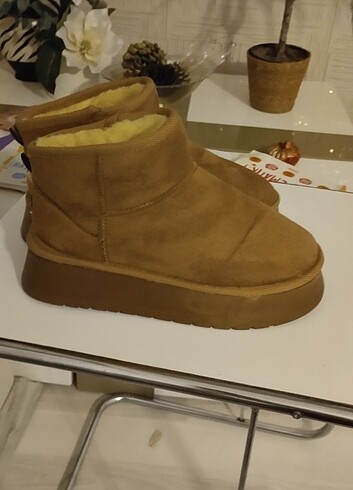39 Beden UGG bot 