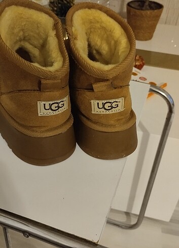 39 Beden kahverengi Renk UGG bot 