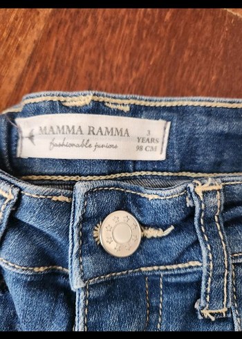 Düğmeli Mini Denim Şort - Görsel 2