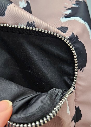 Calvin Klein Pembe Leopar Desenli Sırt Çantası - Görsel 6