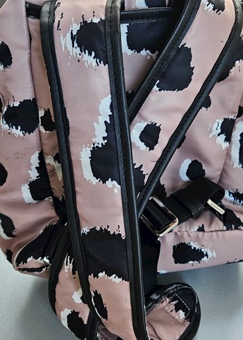 Calvin Klein Pembe Leopar Desenli Sırt Çantası - Görsel 4