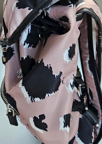 Calvin Klein Pembe Leopar Desenli Sırt Çantası - Görsel 3