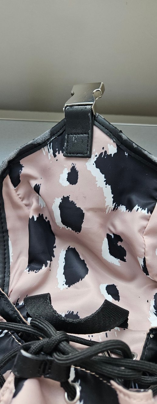 Calvin Klein Pembe Leopar Desenli Sırt Çantası - Görsel 5