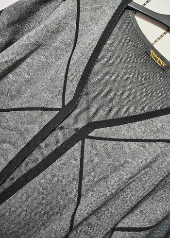 Uzun Gri-Kırmızı Desenli Triko Elbise - Görsel 4