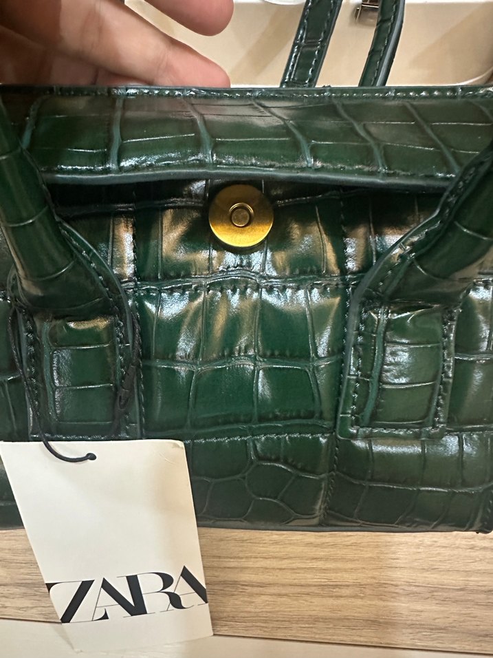 Zara Zincir Detaylı Yeşil Deri Çanta - Görsel 2