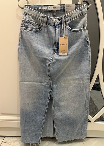 Açık Mavi Yırtmaçlı Denim etek etiketli - Görsel 3